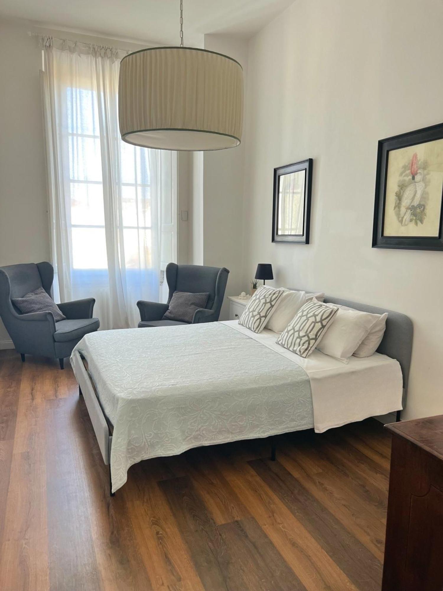 Santa Rosa Florence Apartments 3 Bedrooms - Private Parking المظهر الخارجي الصورة