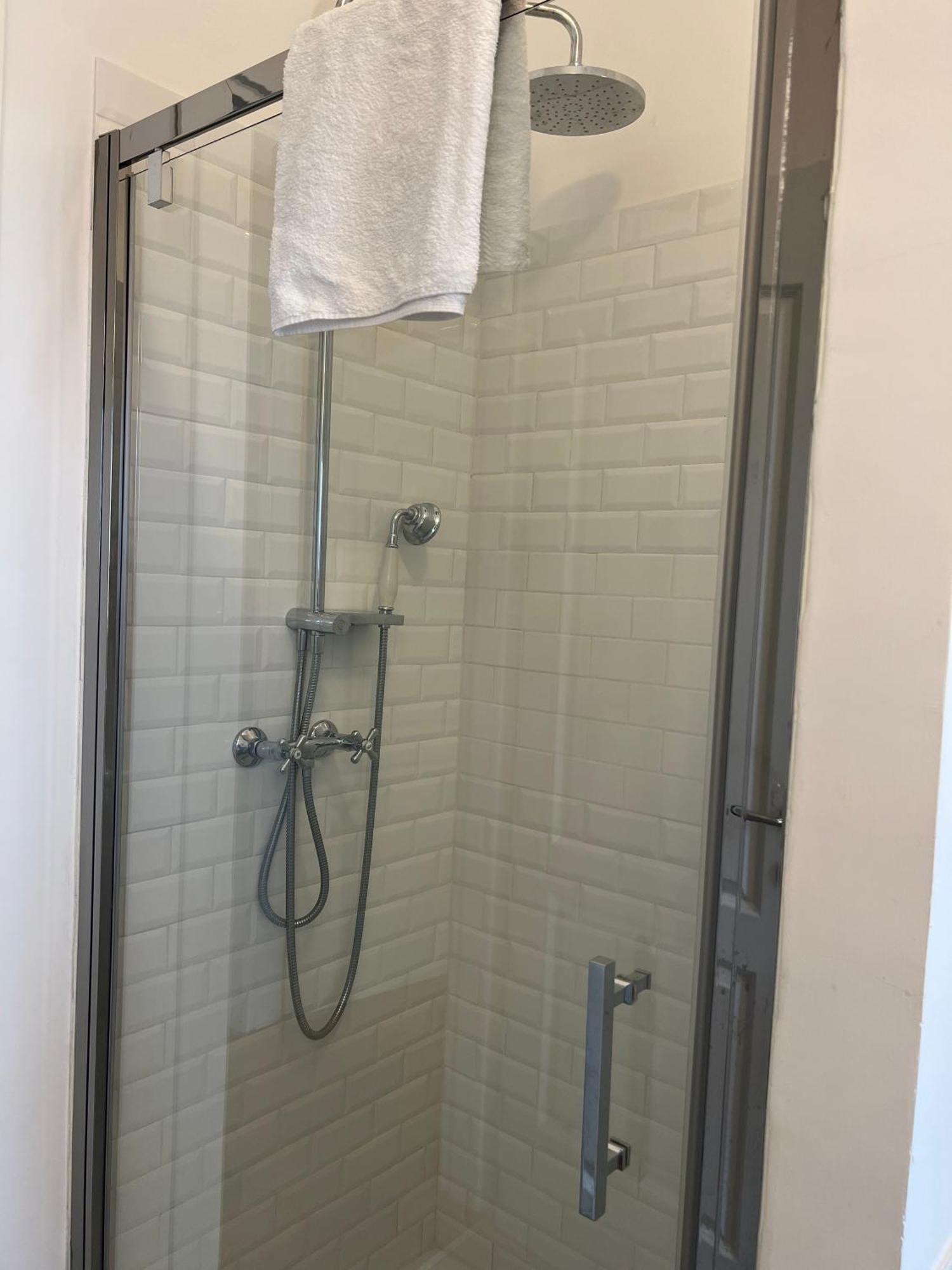 Santa Rosa Florence Apartments 3 Bedrooms - Private Parking المظهر الخارجي الصورة